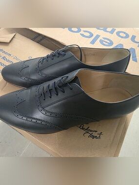 J. Crew Navy Oxford Shoes. Size 9. Like New.